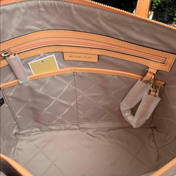 NWT MICHAEL KORS SHOULDER BAG! - Picture 7 of 7